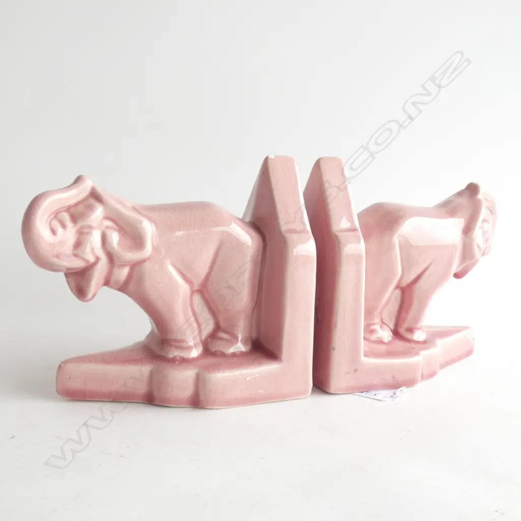A pair of Art Deco cubist pink elephant Bookends, Image 1++